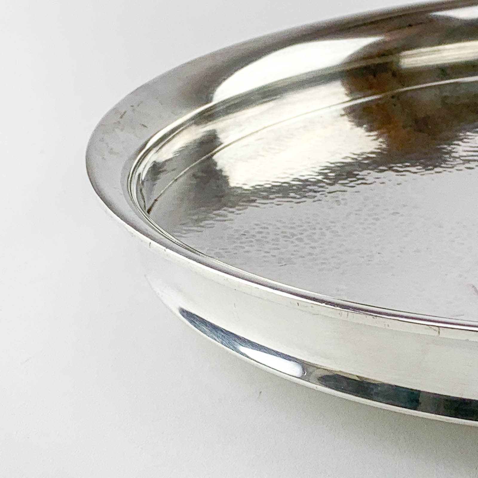 A Sterling silver dish, model TW 276, designed by Tapio Wirkkala in 1963. Executed by Kultakeskus Oy in 1965. 