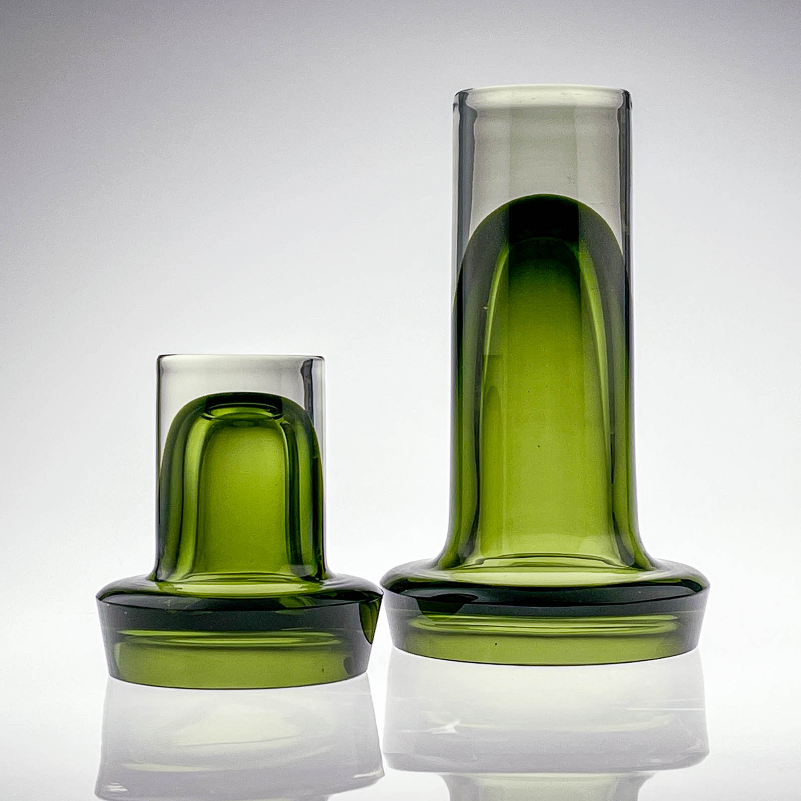 Kaj Franck – A matched set of moss-green Art-objects, model KF 260 – Nuutajärvi-Notsjö glassworks, 1960