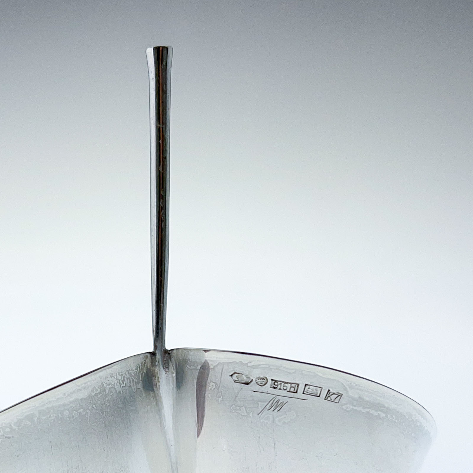 Tapio Wirkkala - Sterling silver leaf-shaped bowl, model TW 4 - Kultakeskus Oy, Finland 1963