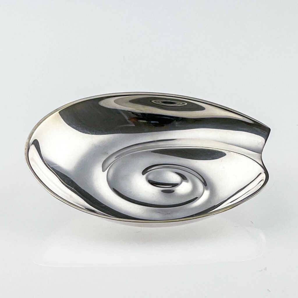 Tapio Wirkkala - Sterling silver spiraled bowl, model TW 111 - Kultakeskus, Finland 1959