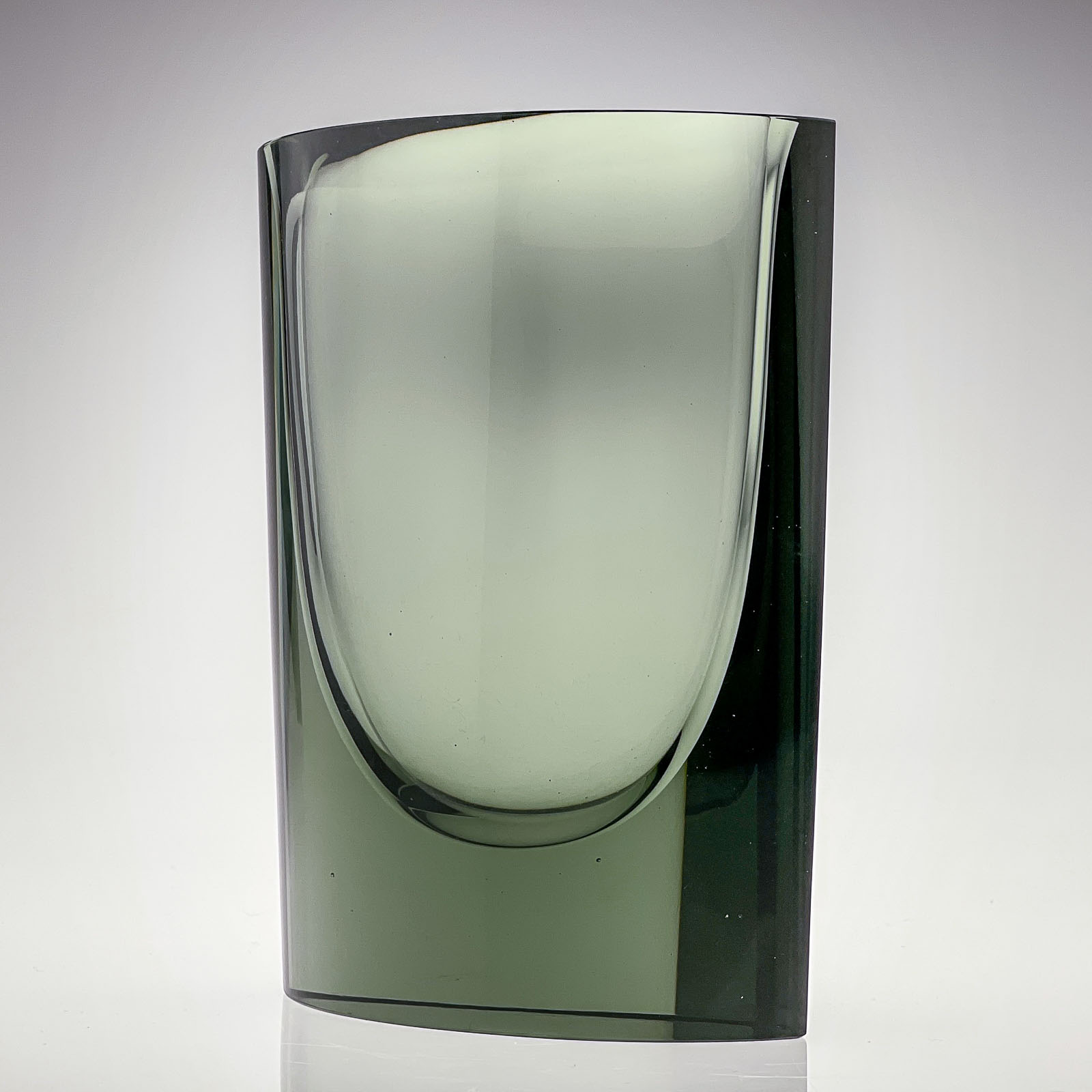 Kaj Franck - Green glass art-object, model N407 - Nuutajärvi-Notsjö Finland, 1967