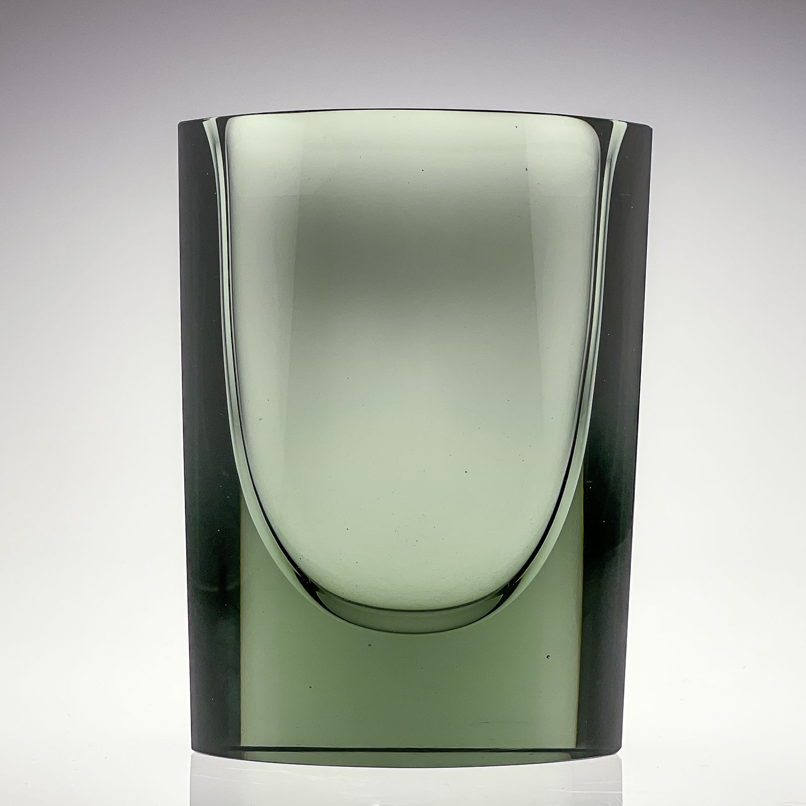 Kaj Franck - Green glass art-object, model N407 - Nuutajärvi-Notsjö Finland, 1967