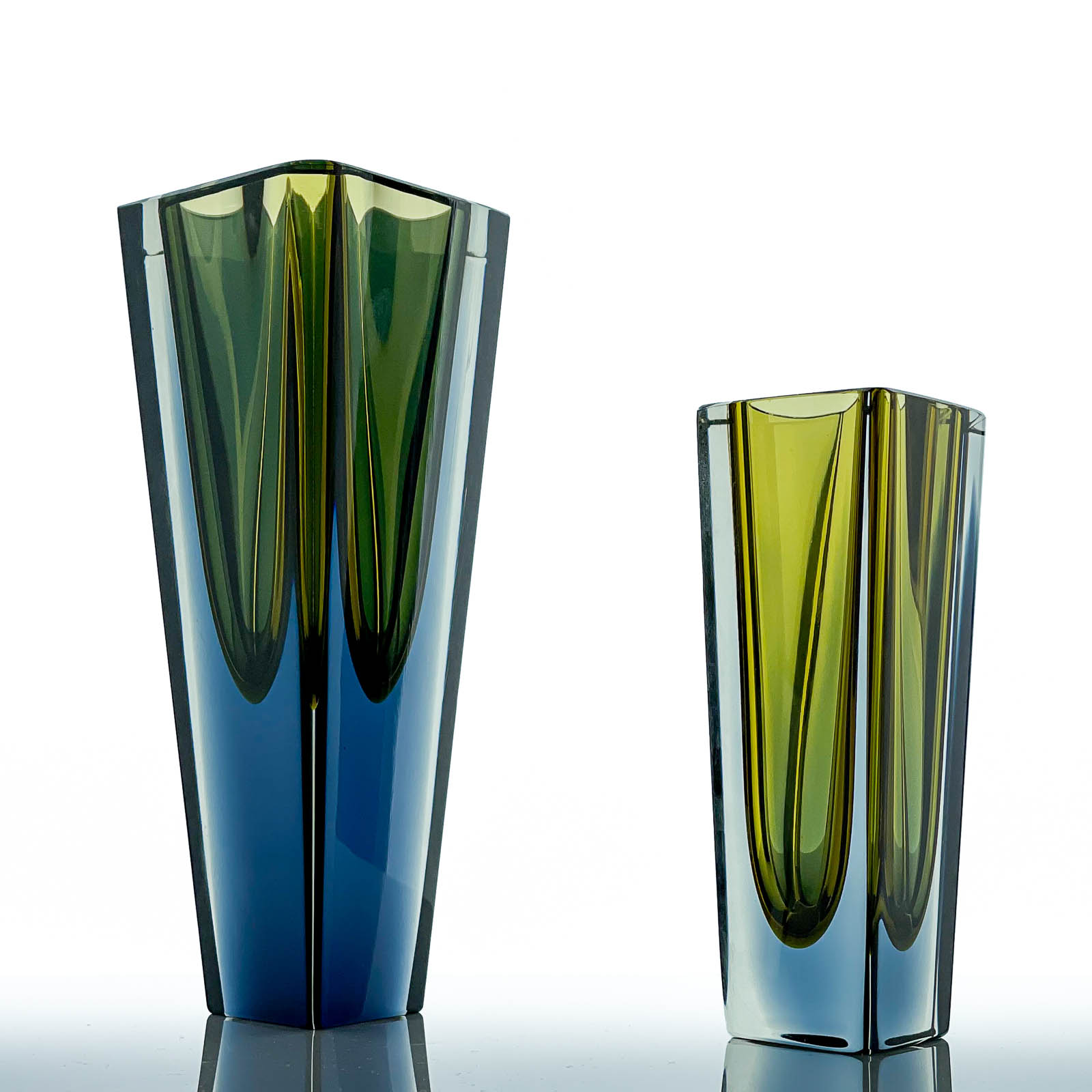 Kaj Franck - Two glass Art-objects "Prisma", model KF215 - Nuutajärvi-Notsjö Finland