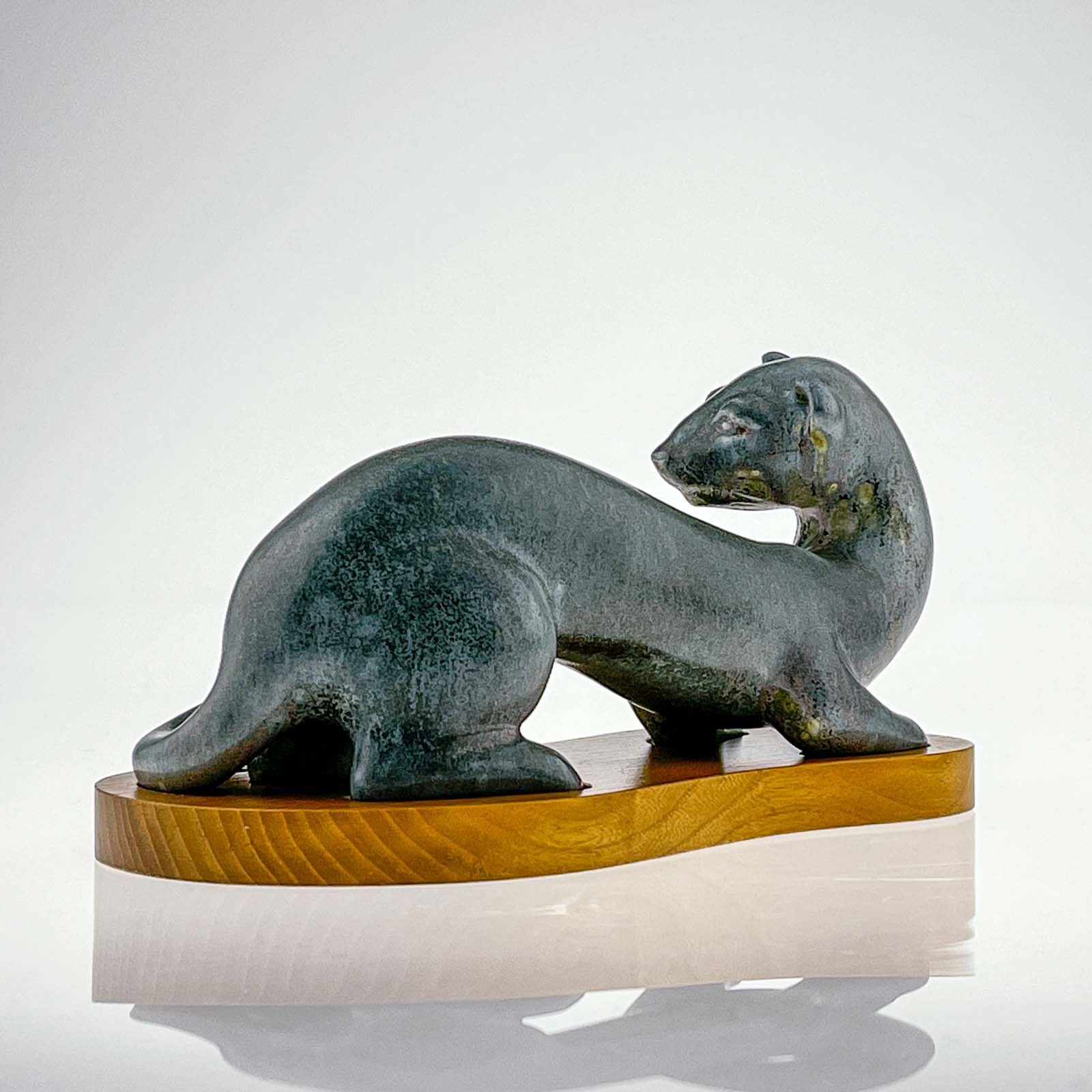 Gunnar Nylund - A glazed stoneware sculpture of an Ermine - Rörstrand Sweden, ca. 1955