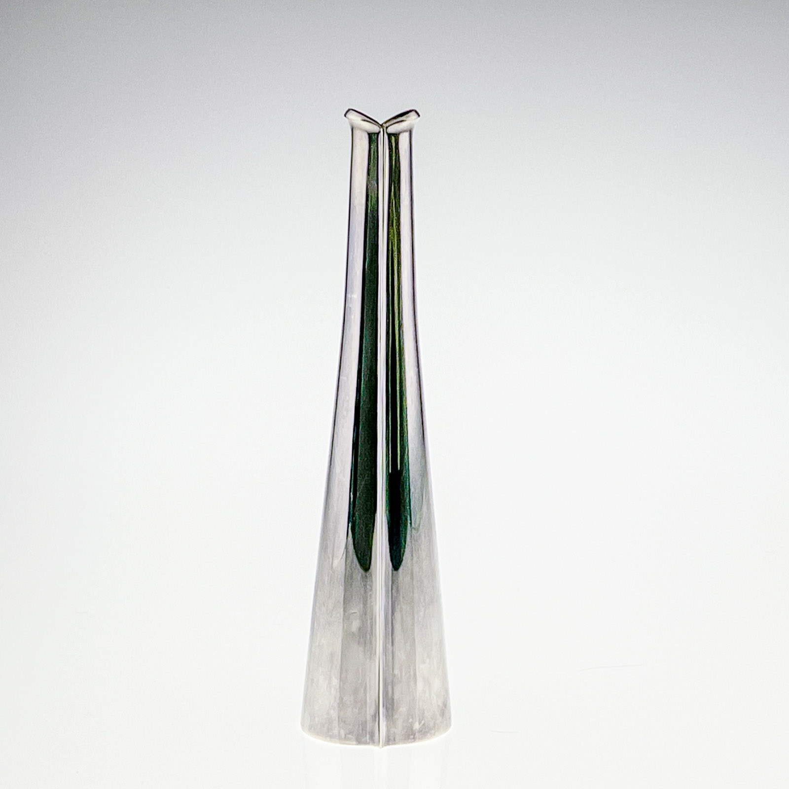 Tapio Wirkkala flowervase Van Kerkhoff Art Consultancy-3 Tapio Wirkkala - A Sterling Silver flowervase - Kultakeskus, Finland 1962