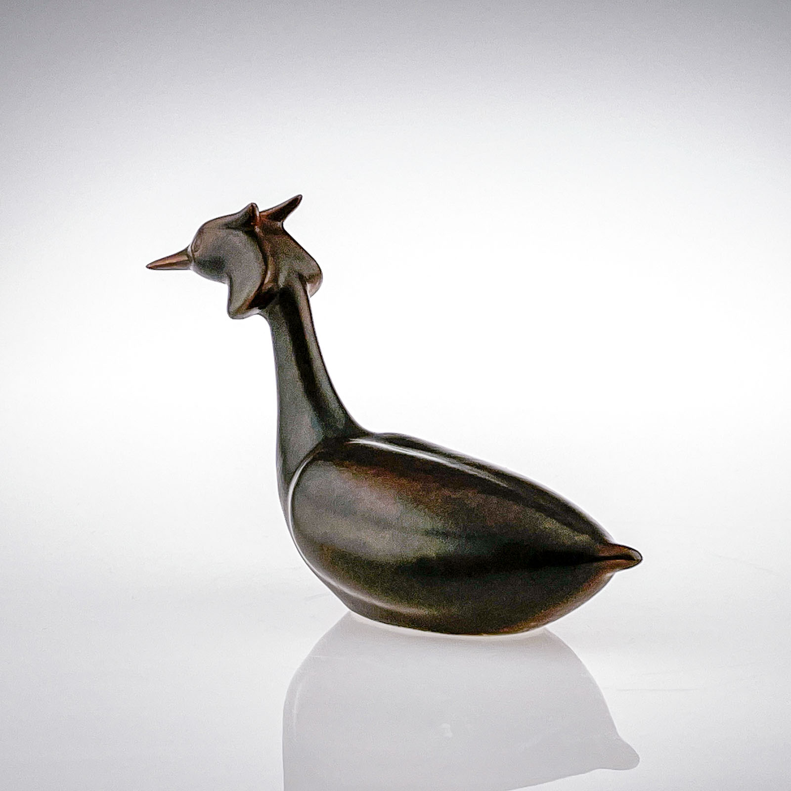 Gunnar Nylund - A glazed stoneware sculpture of a waterbird - Rörstrand Sweden, ca. 1955