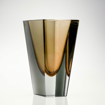 Kaj Franck – A glass Art-object “Prisma”, model KF 215 in brown and grey hues – Nuutajärvi-Notsjö Finland circa 1965