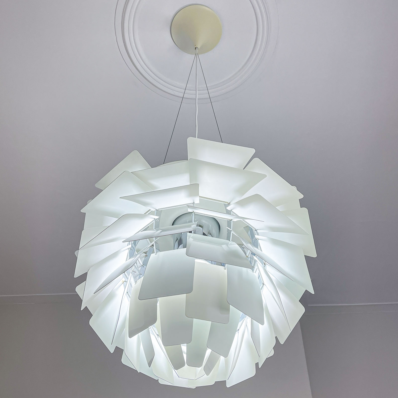 Poul Henningsen Artichoke Van Kerkhoff Art-2 Poul Henningsen - "PH Artichoke" pendant - Louis Poulsen, Denmark