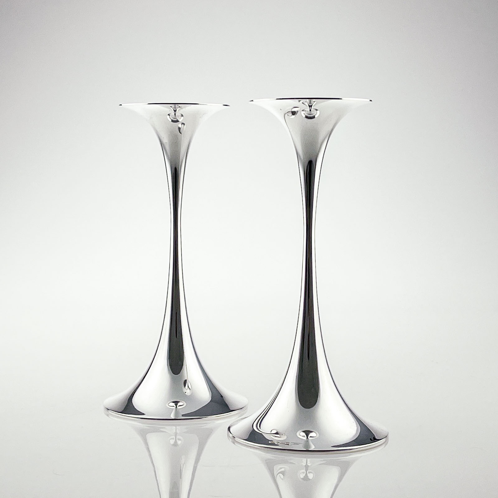 Tapio Wirkkala Trumpetti 23 Van Kerkhoff Art-2 Tapio Wirkkala - A largest size pair of silver “Trumpetti” candlesticks, model TW 284 - Kultakeskus Finland, 1982