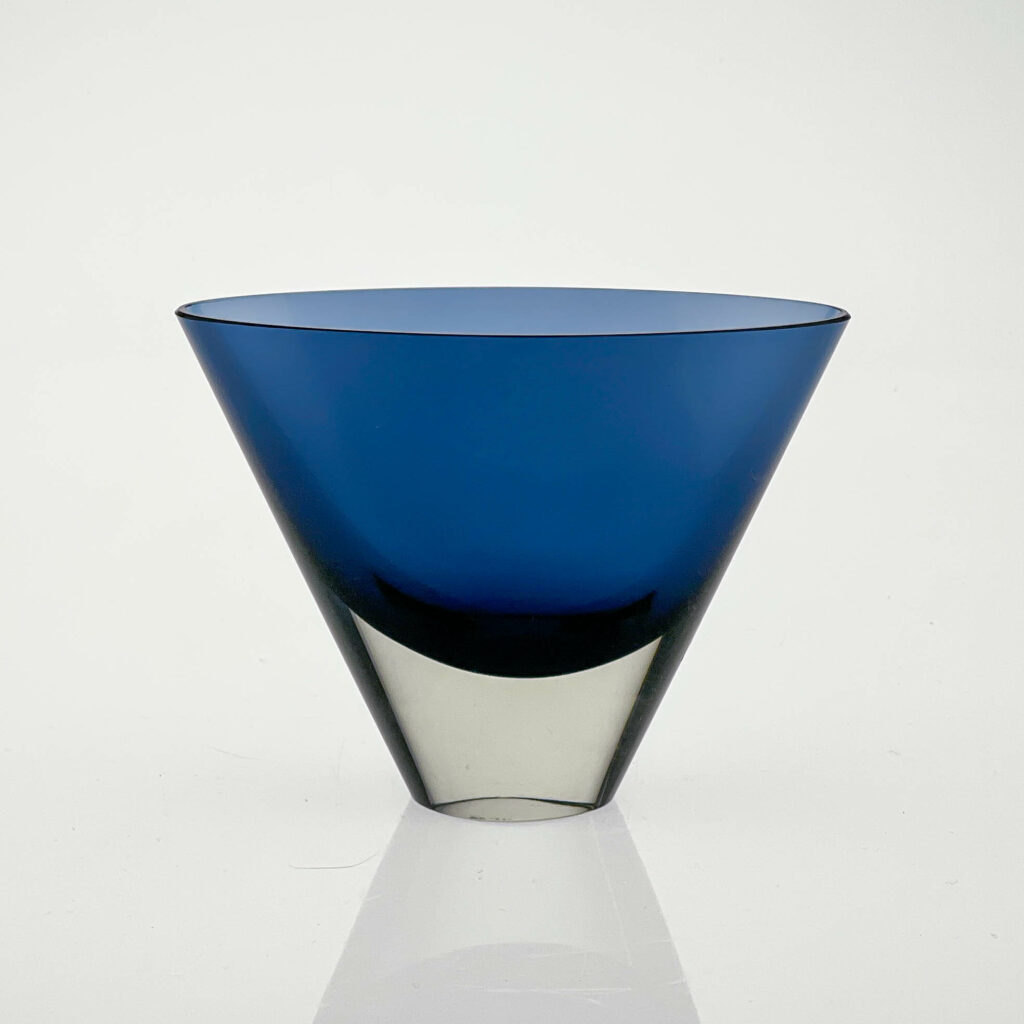 Kaj Franck - Clear and blue glass art-object, model KF234 - Nuutajärvi-Notsjö Finland 1962