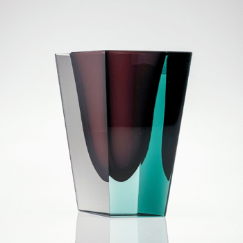 Kaj Franck – A glass Art-object “Prisma”, model KF 215 in purple and turqoise hues – Nuutajärvi-Notsjö, Finland 1957