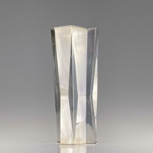 Tapio Wirkkala - A rare Sterling silver vase, model TW226, handmade to order - Kultakeskus Finland, 1971