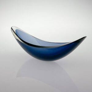 Kaj Franck - Blue and clear glass art-object "Lansetti" (Lancet), model KF218 - Nuutajärvi-Notsjö, Finland 1963