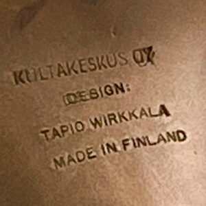 Tapio Wirkkala - A bronze sculpture of a bird "Suokurppa" on a glass stand, model TW513 - Kultakeskus / Iittala, Finland ca. 1975