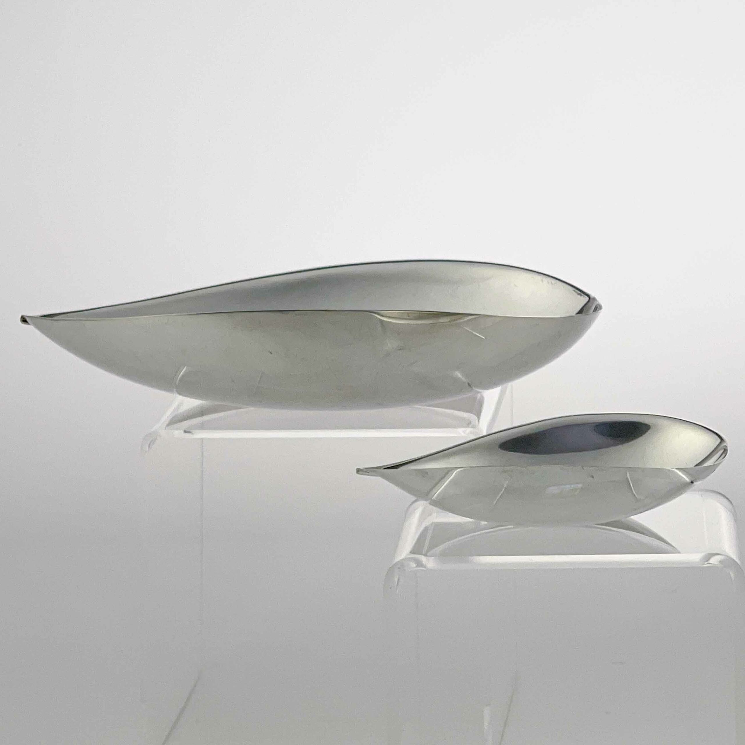 Tapio Wirkkala - A set of two sizes Sterling silver "Lieve" bowls - Kultakeskus, Finland 1955 & 1956