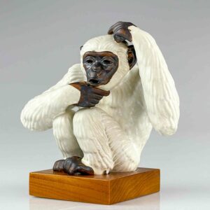 Gunnar Nylund - A glazed stoneware sculpture of a Monkey - Rörstrand Sweden, ca. 1955