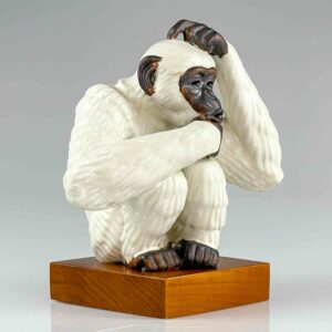 Gunnar Nylund - A glazed stoneware sculpture of a Monkey - Rörstrand Sweden, ca. 1955