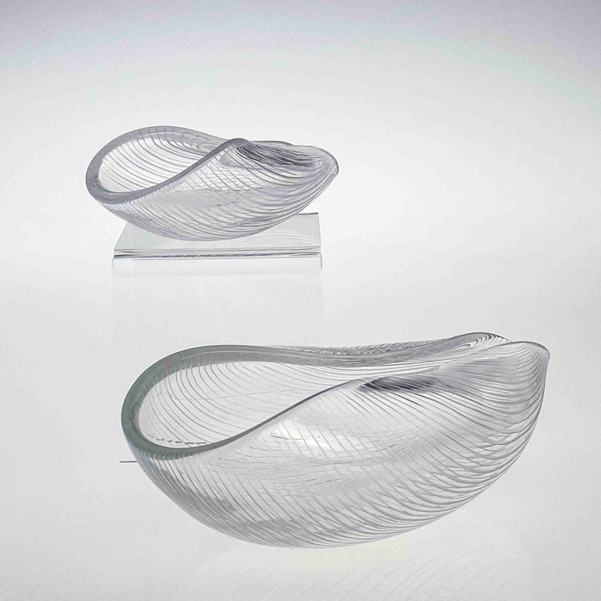 Tapio Wirkkala 3342 Set - Van Kerkhoff Art (3 van 9) Tapio Wirkkala - Complete set of both sizes crystal Art-Object, model 3342 - Iittala, Finland circa 1955