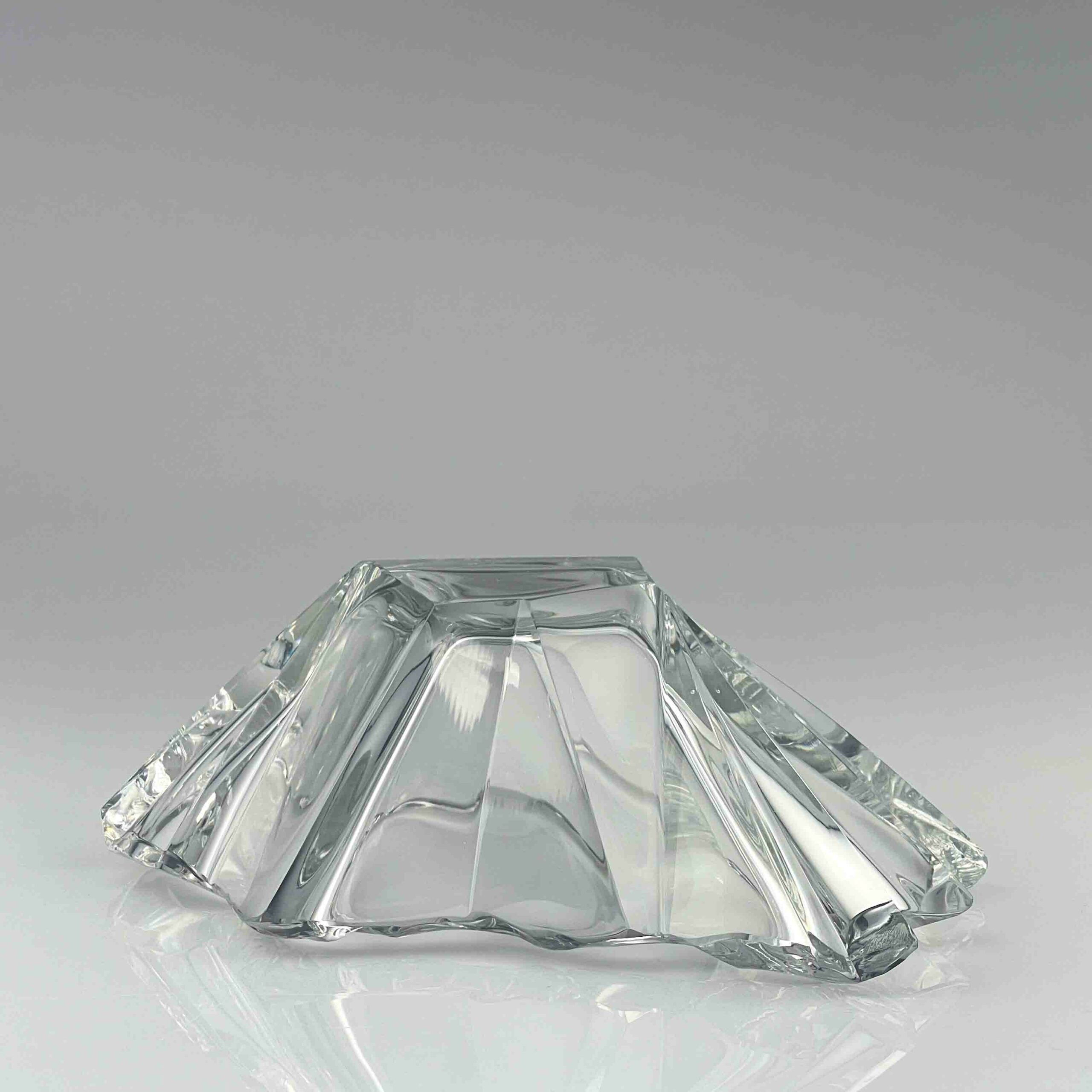 Tapio Wirkkala – A crystal Art-object “Jäänsäro” or “Iceblock”, model 3847 – Iittala, Finland circa 1960