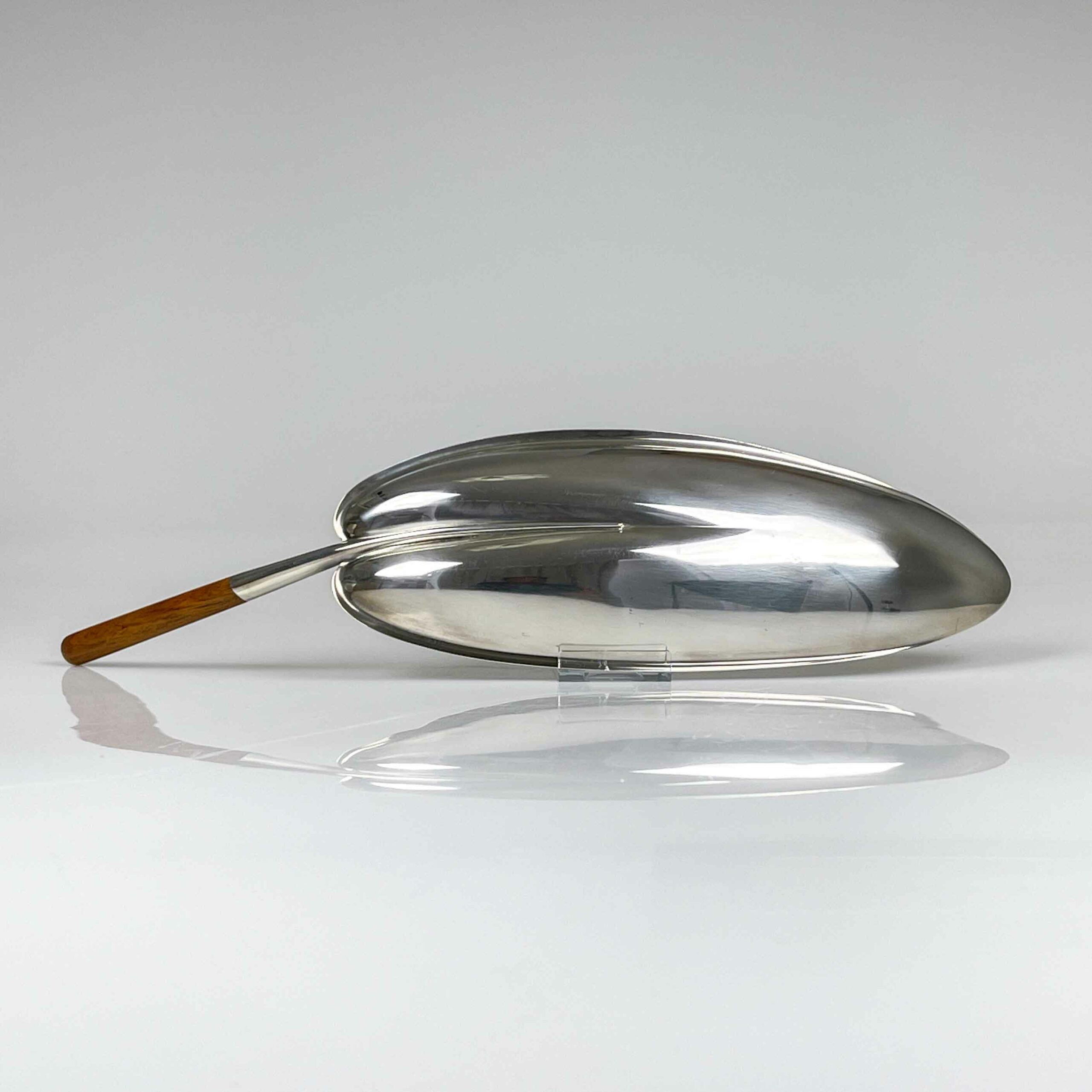 Tapio Wirkkala - A Sterling silver dish with teakwood handle, model TW85, Handmade to Order - Kultakeskus, Finland 1965