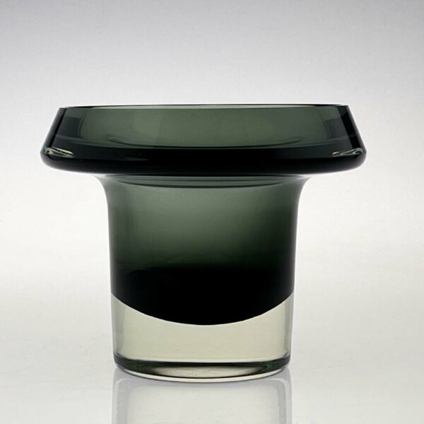 Kaj Franck - Scandinavian Modern green glass Art-object, Model KF260 - Nuutajärvi-Notsjö, Finland circa 1965