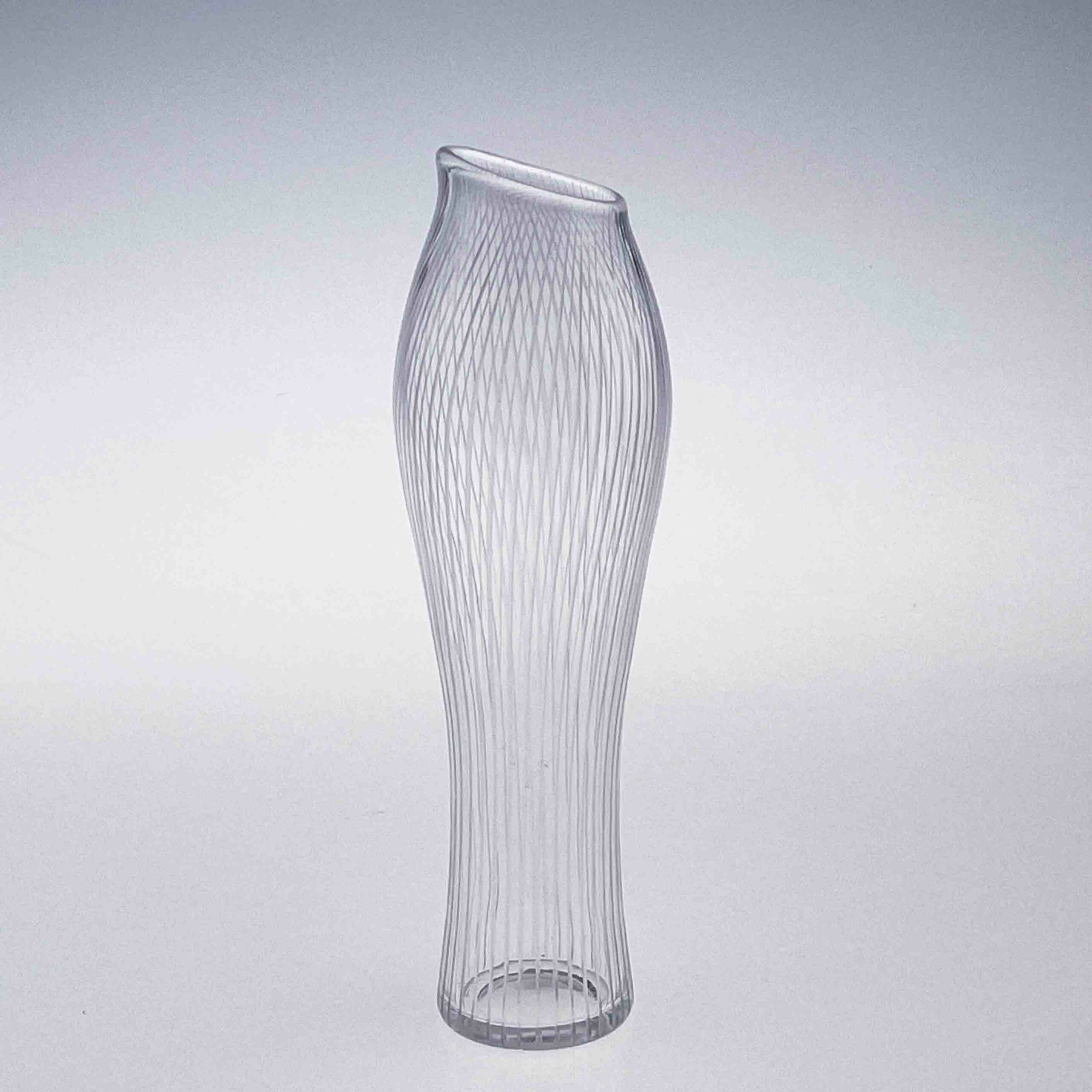 Tapio Wirkkala - Scandinavian Modern, line cut crystal Art-object "Foal's Foot", model 3215 - Iittala Finland circa 1955