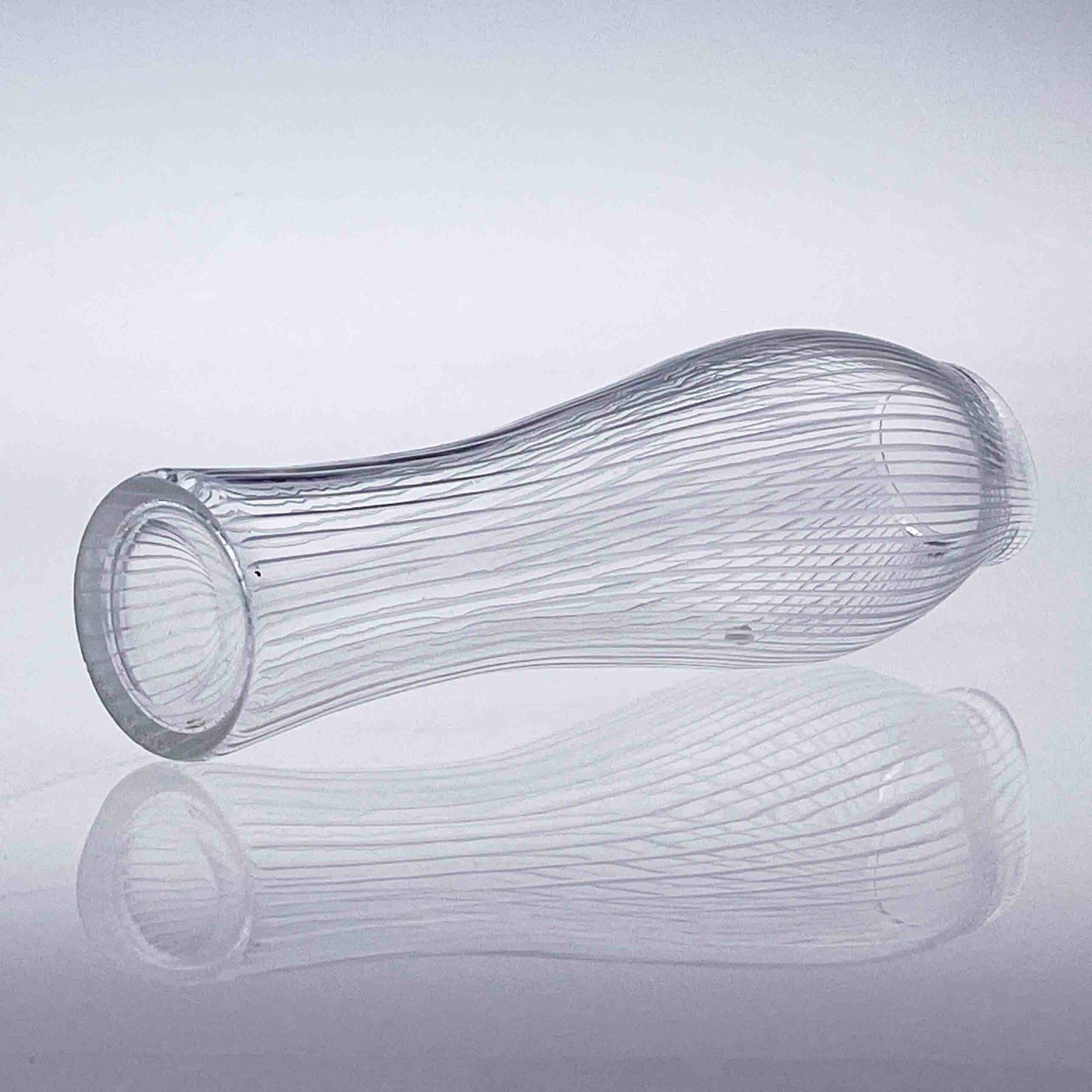 Tapio Wirkkala - Scandinavian Modern, line cut crystal Art-object "Foal's Foot", model 3215 - Iittala Finland circa 1955