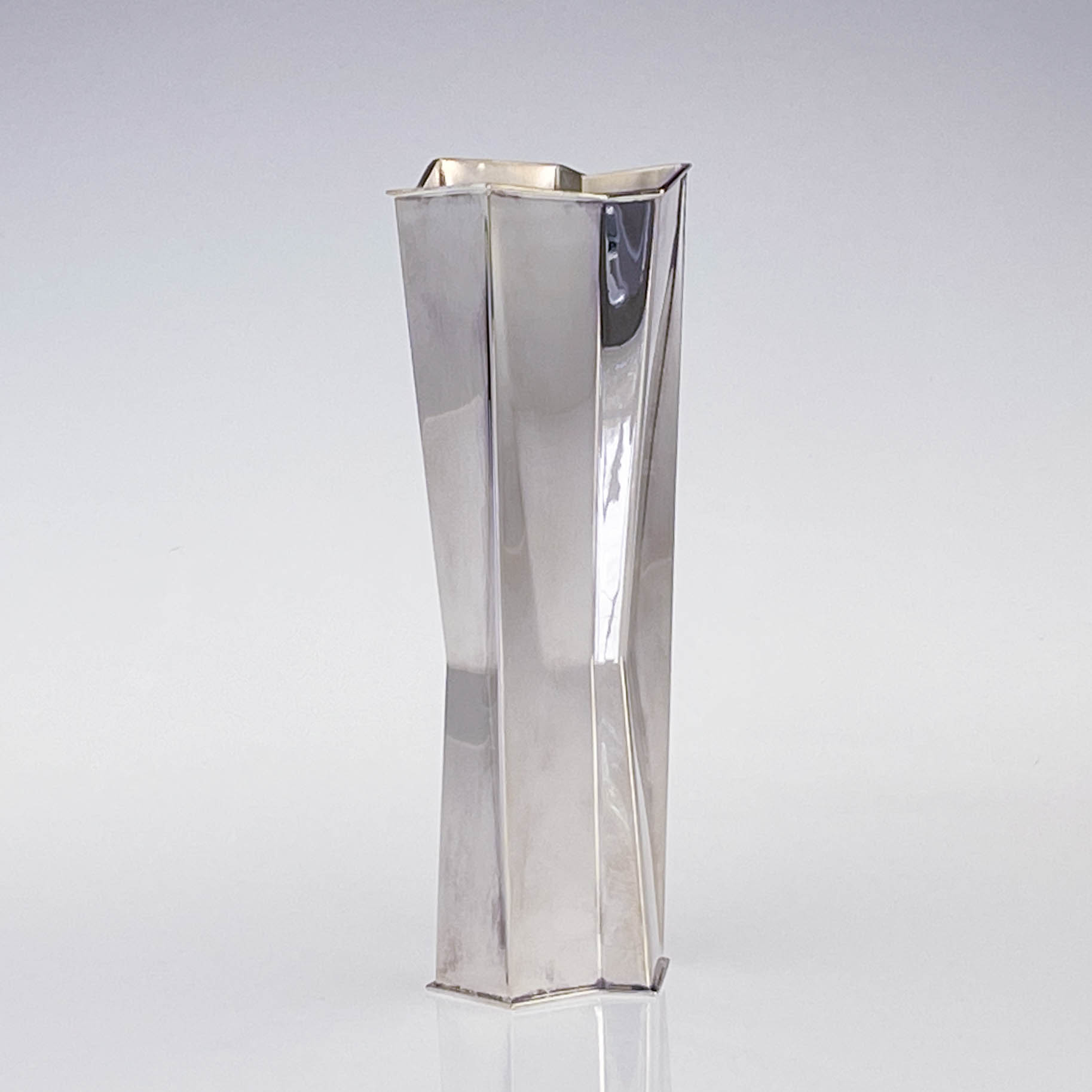 Tapio Wirkkala - Scandinavian Modern silver vase, model TW226, Handmade to Order - Kultakeskus, Finland 1985