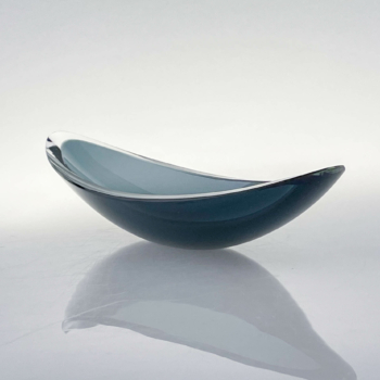 Kaj Franck – A largest size blue and clear glass Art-Object “Lansetti” (Lancet), Model KF218- Nuutajärvi-Notsjö, Finland 1956