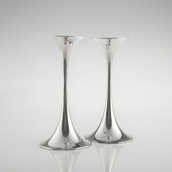 Tapio Wirkkala – A pair of Scandinavian Modern silver “Trumpetti” candlesticks, model TW 284 – Kultakeskus, Finland 1970’s