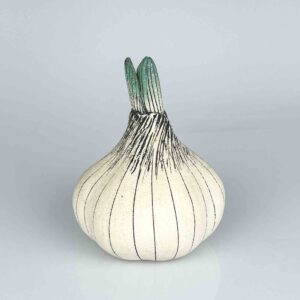 Gunvor Olin-Grönqvist - A stoneware sculpture of a garlic bulb - Arabia Finland ca. 1980