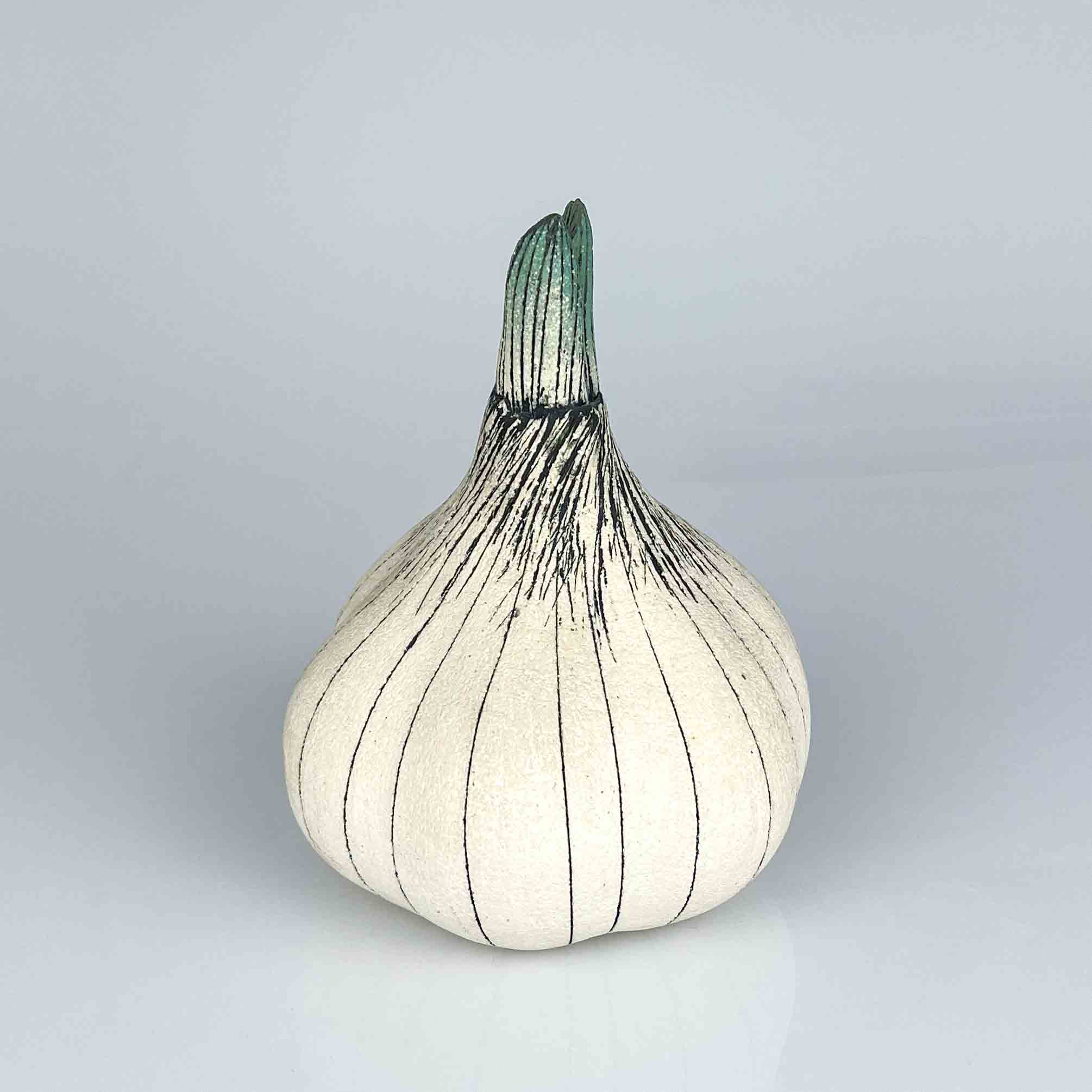 Gunvor Olin-Grönqvist - A stoneware sculpture of a garlic bulb - Arabia Finland ca. 1980