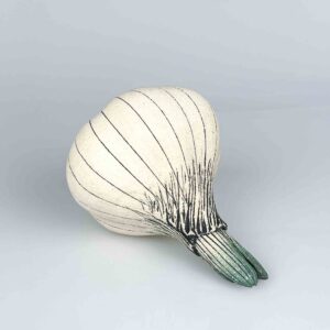 Gunvor Olin-Grönqvist - A stoneware sculpture of a garlic bulb - Arabia Finland ca. 1980