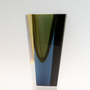 Kaj Franck - A glass Art-object "Prisma", model KF 215 in yellow and blue hues - Nuutajärvi-Notsjö, Finland 1962