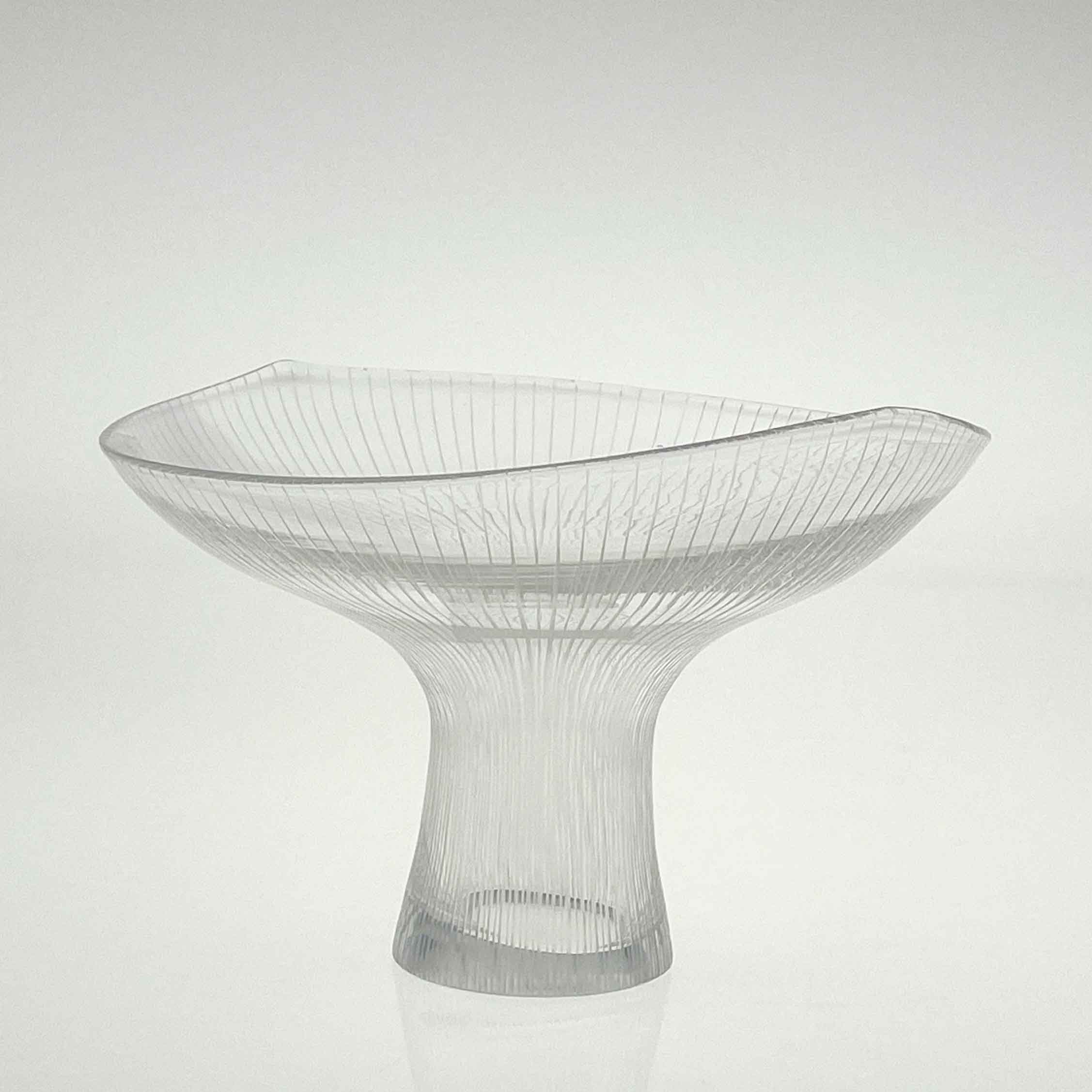 Tapio Wirkkala - Scandinavian Modern, line cut crystal Art-object, model 3523 - Iittala Finland 1956