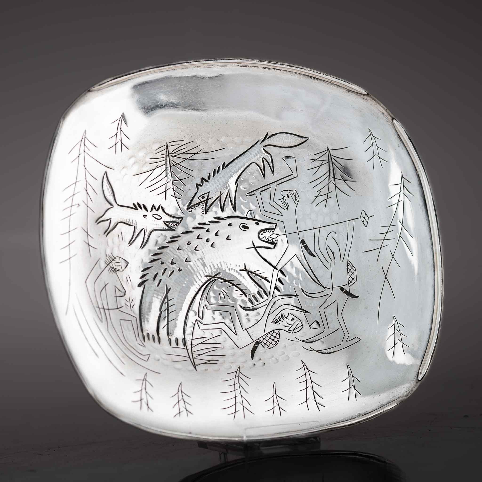 Tapio Wirkkala - A very rare silver dish "Kaarhunkaato" (Bearhunt), Handmade - Tillander, Finland 1955