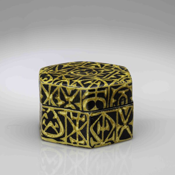 Nils Thorsson - A hexagonal lidded "Baca" jar - Aluminia, Denmark ca. 1965